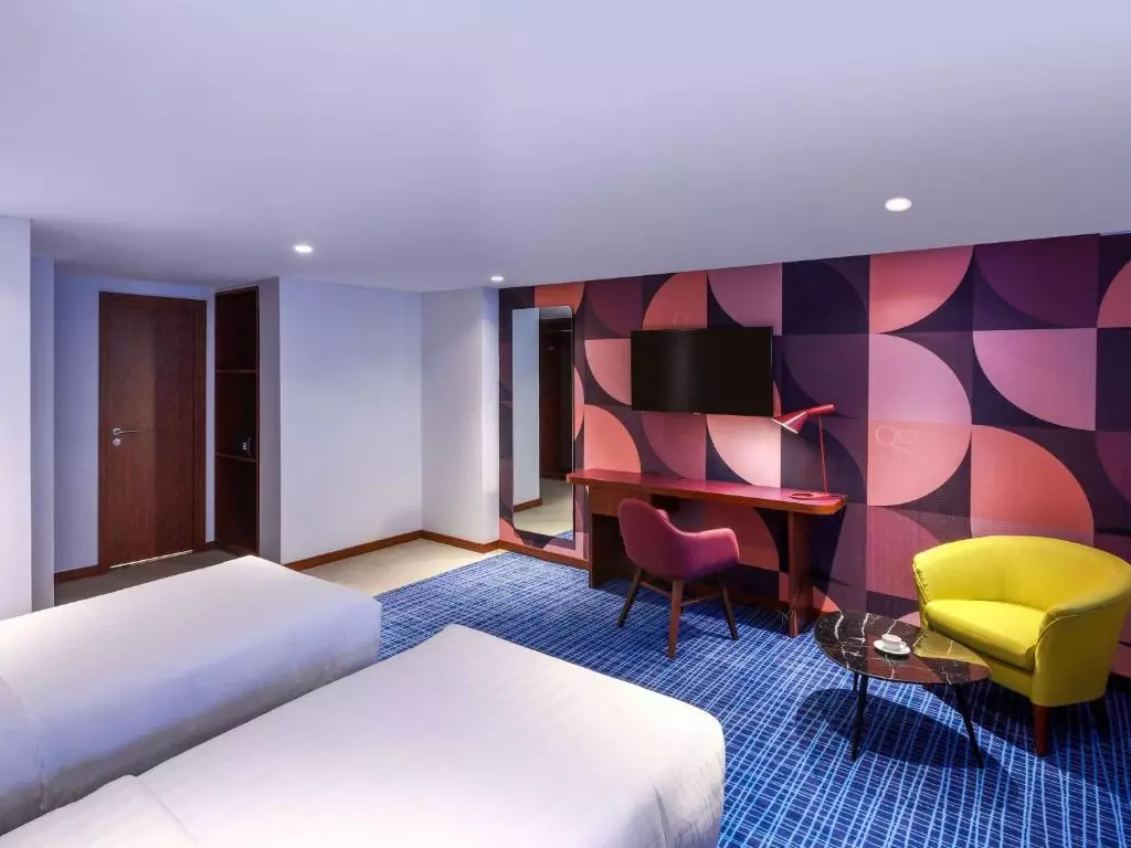 Queen Elizabeth 2 Hotel